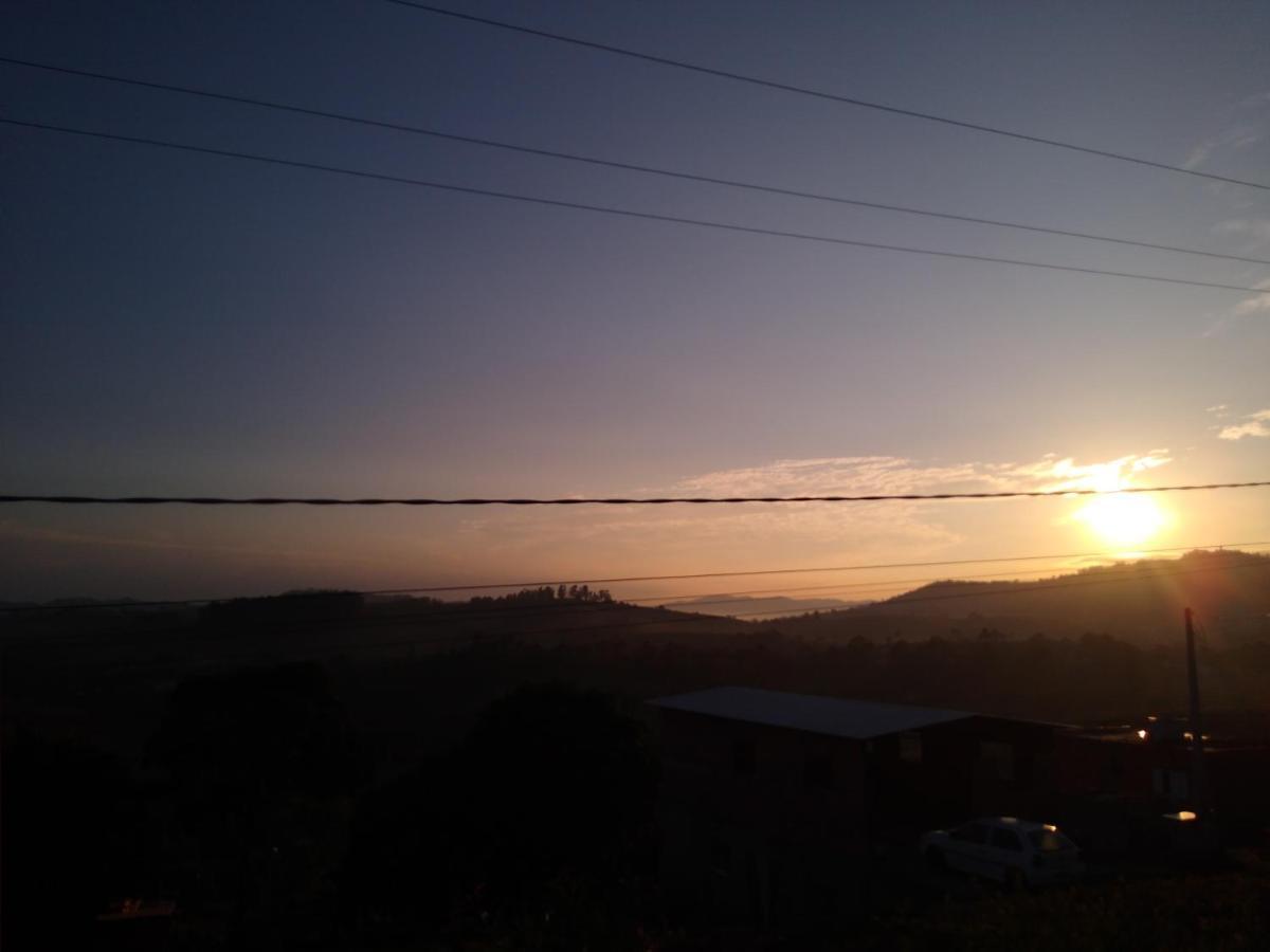 Paraiso Em Serra Negra Lindoia Com Linda Paisagem Bagian luar foto